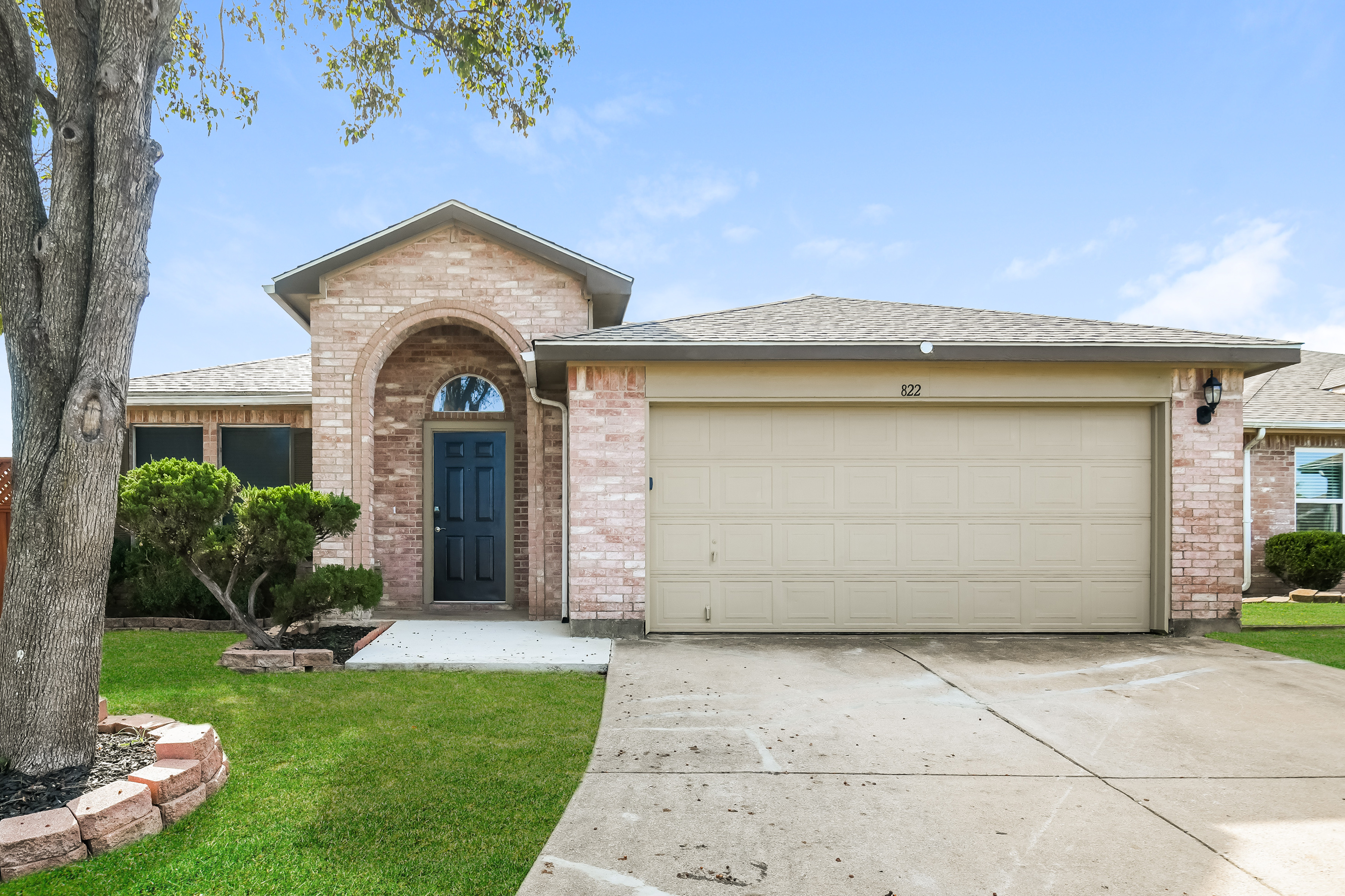 822 Langford Dr ARLINGTON, TX 76018